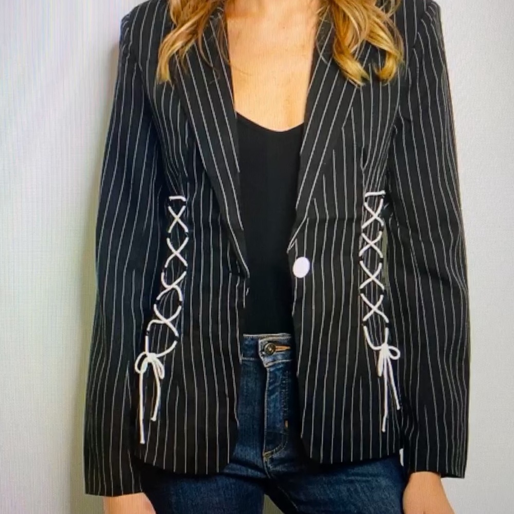 Beautiful Blazer - Picture 1 of 10